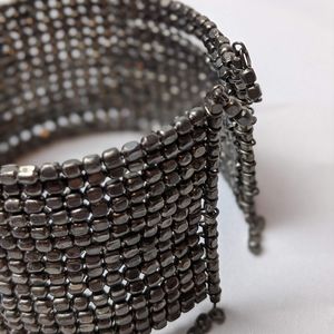 Metallic bracelet